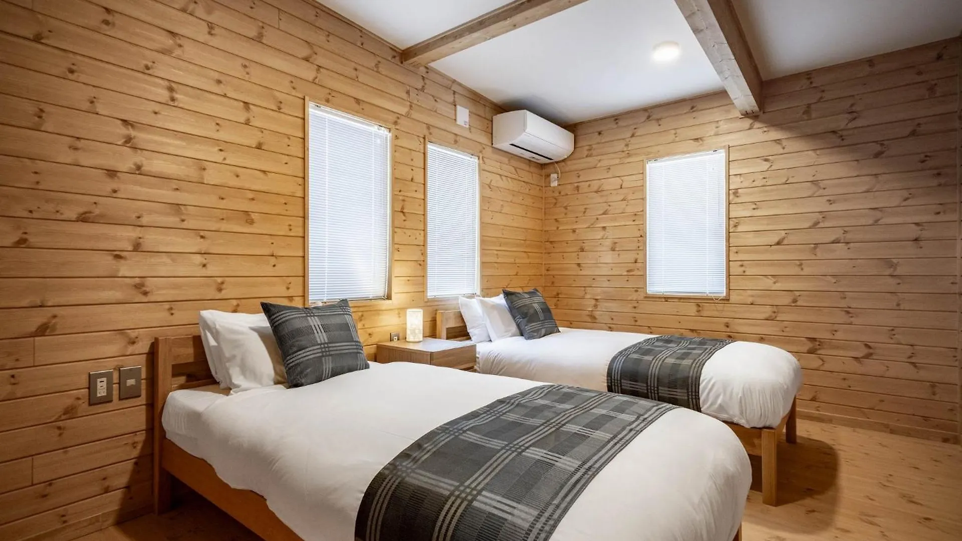 Rusutsu Hills Centro Apartment 0*,  Japan